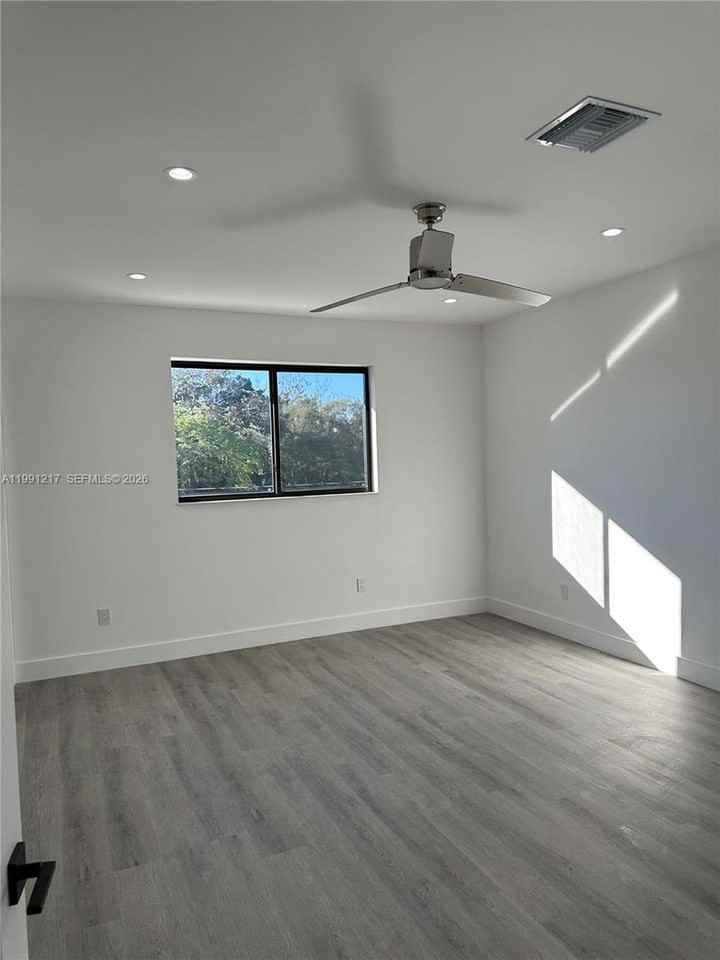 4625 Sw 32nd Ave #TH - Photo 5 of 27