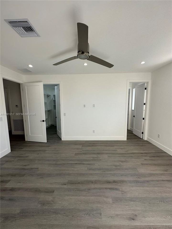 4625 Sw 32nd Ave #TH - Photo 6 of 27