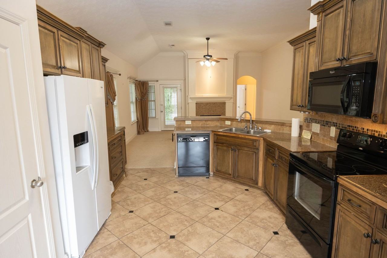 106 Sweet Meadow Ct - Photo 4 of 29