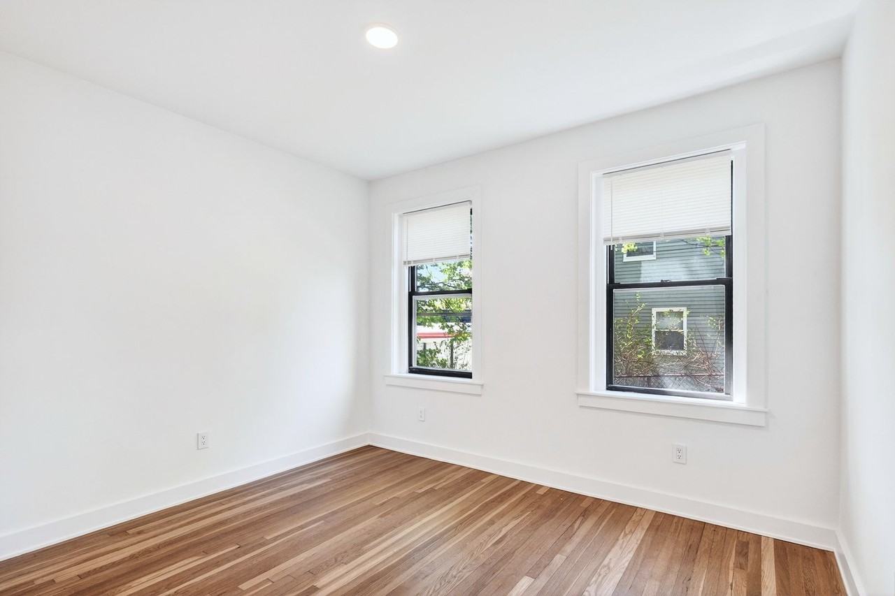 22 Elko St - Photo 3 of 13