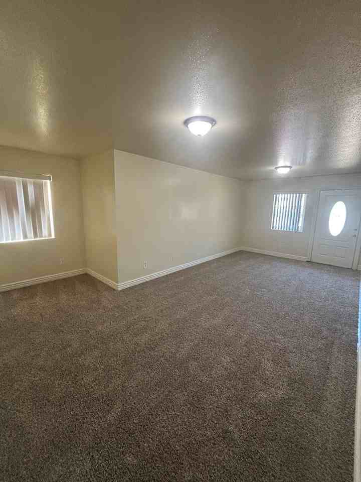 926 West 64th Street - Photo 4 of 13