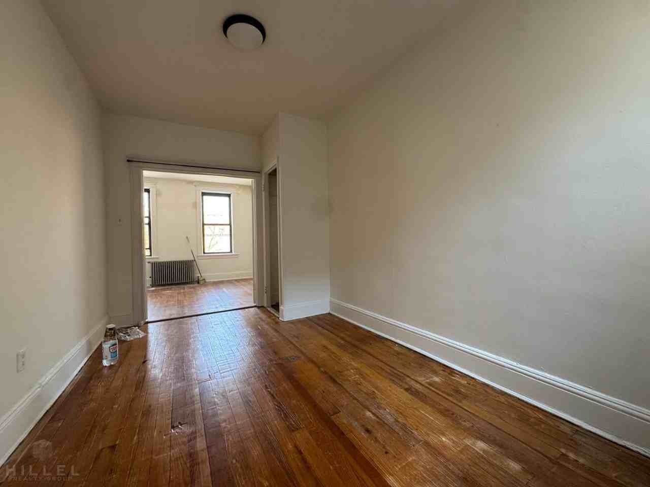 41st St #3L - Photo 3 of 10