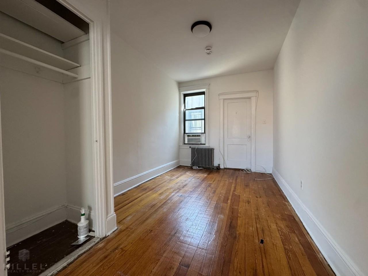 41st St #3L - Photo 5 of 10