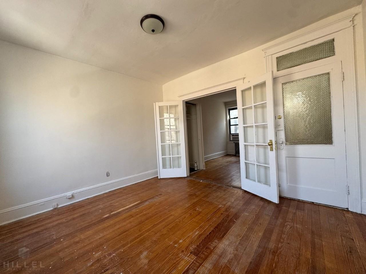 41st St #3L - Photo 6 of 10