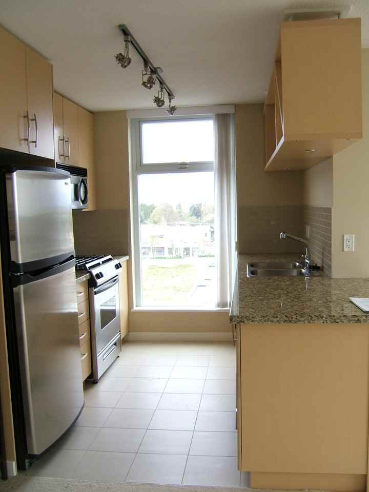 5028 Kwantlen St - Photo 7 of 19