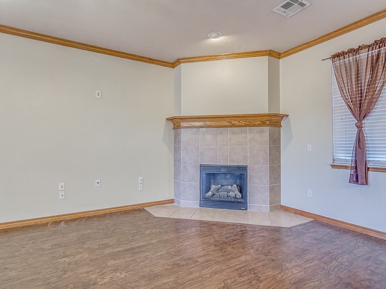 901 Ne 26th Ct #1 - Photo 4 of 29