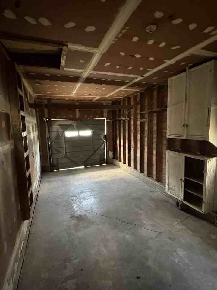 806 W 8th St #1 - Photo 7 of 9