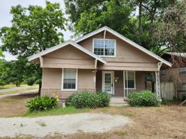 featured image of 430 W 10th St #1