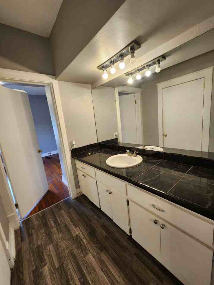 430 W 10th St #1 - Photo 4 of 12