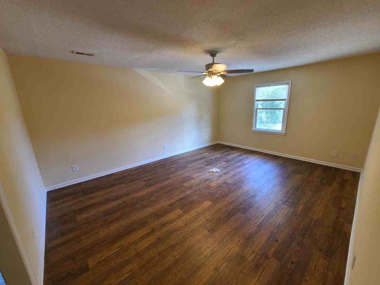 134 Calvin Court - Photo 2 of 10