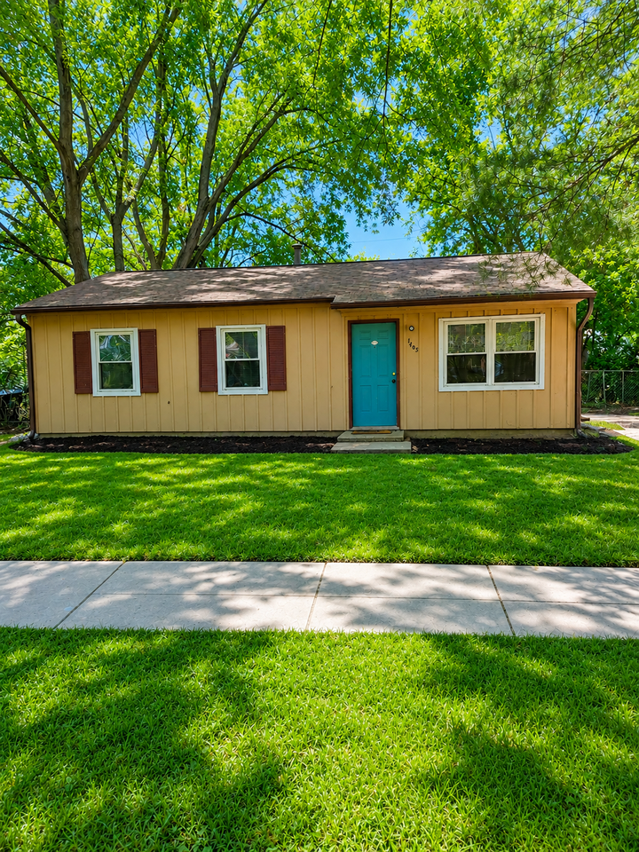 1403 Centennial Dr #1