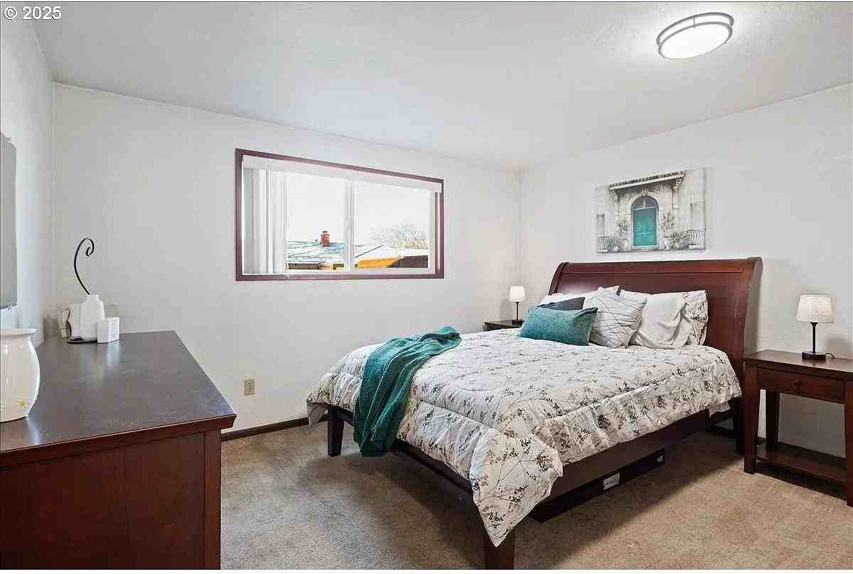 2801 Raleigh Ct SE - Photo 4 of 6