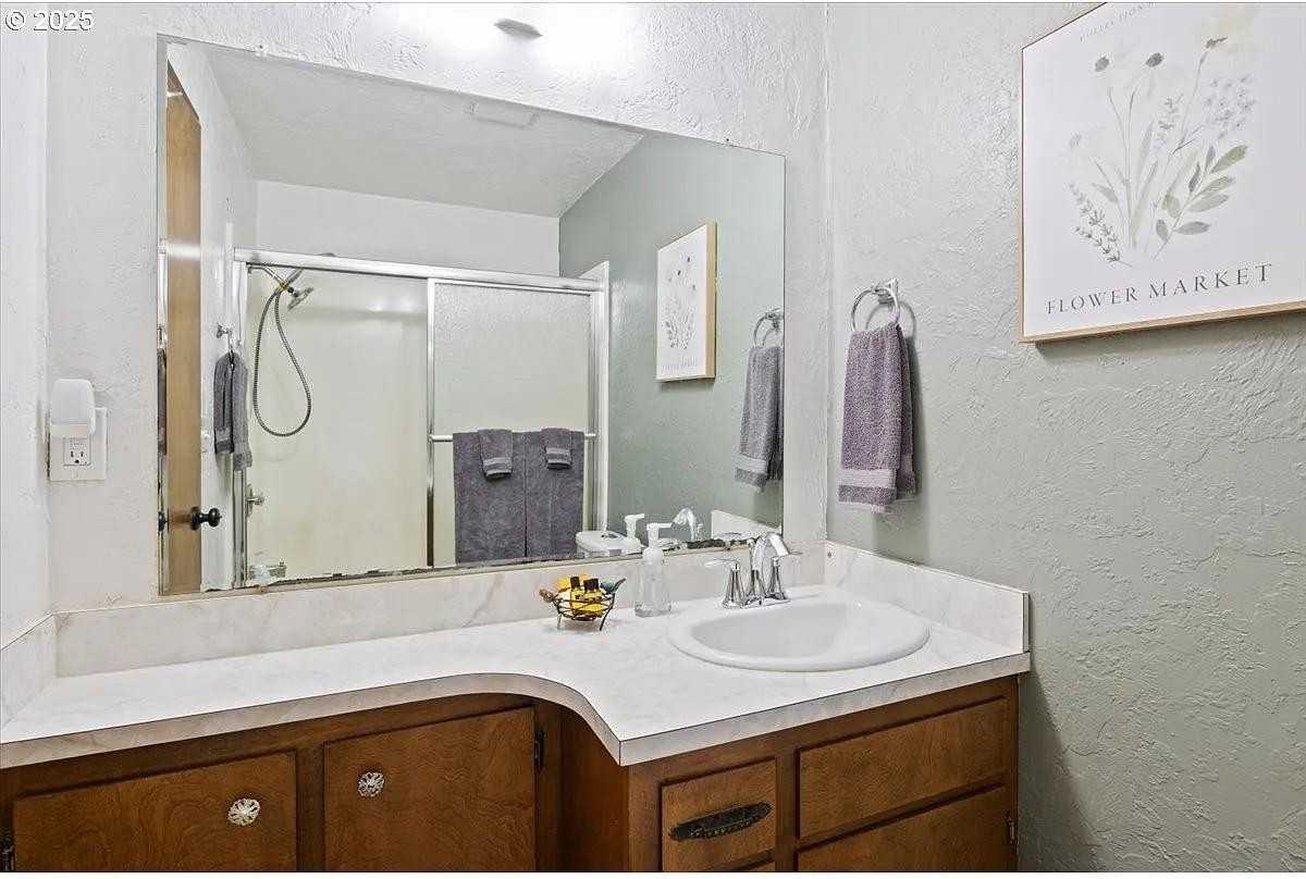 2801 Raleigh Ct SE - Photo 5 of 6