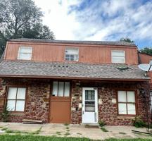 featured image of 202 E 2nd St