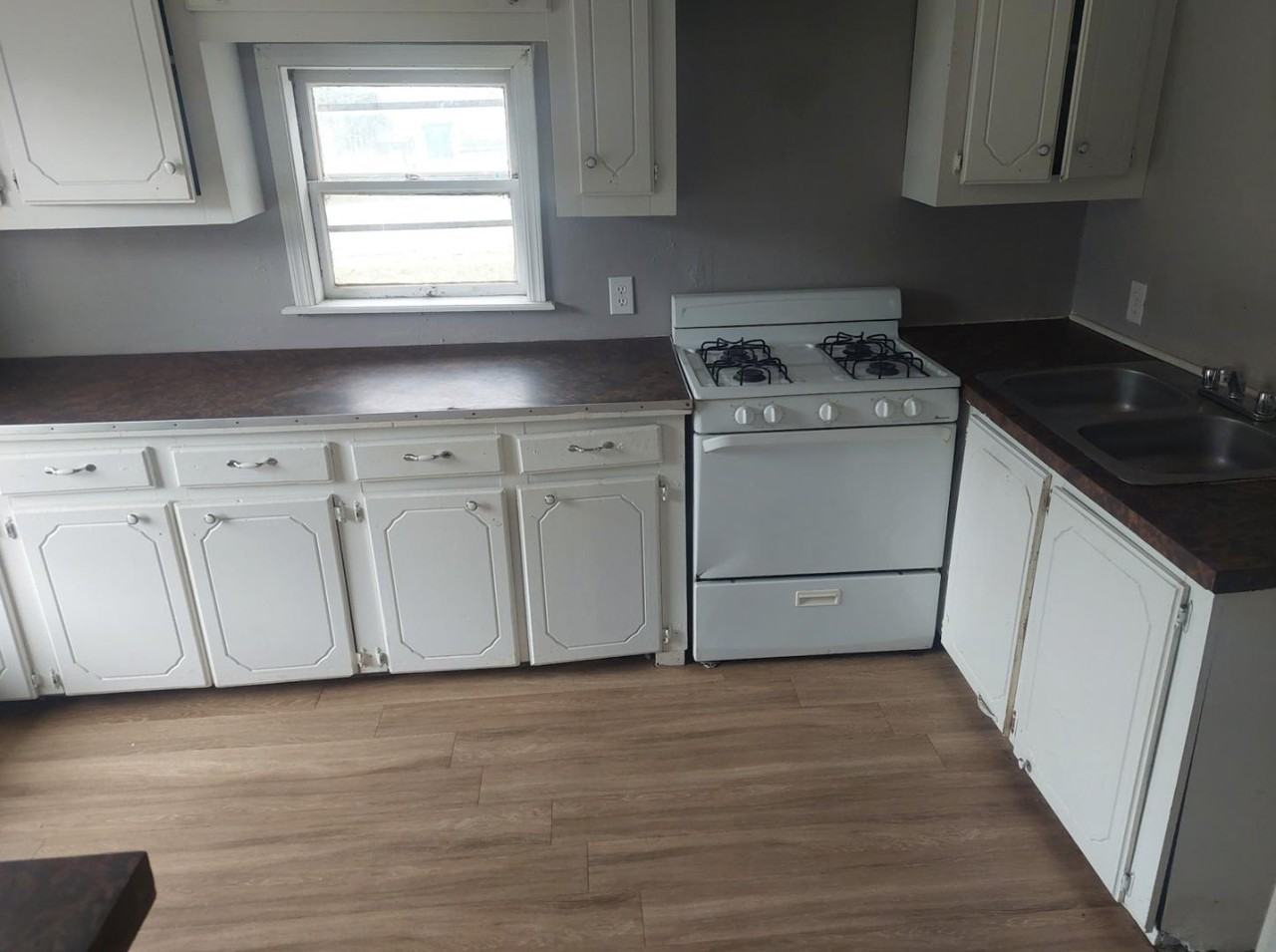 202 E. 2nd St. - Photo 5 of 7