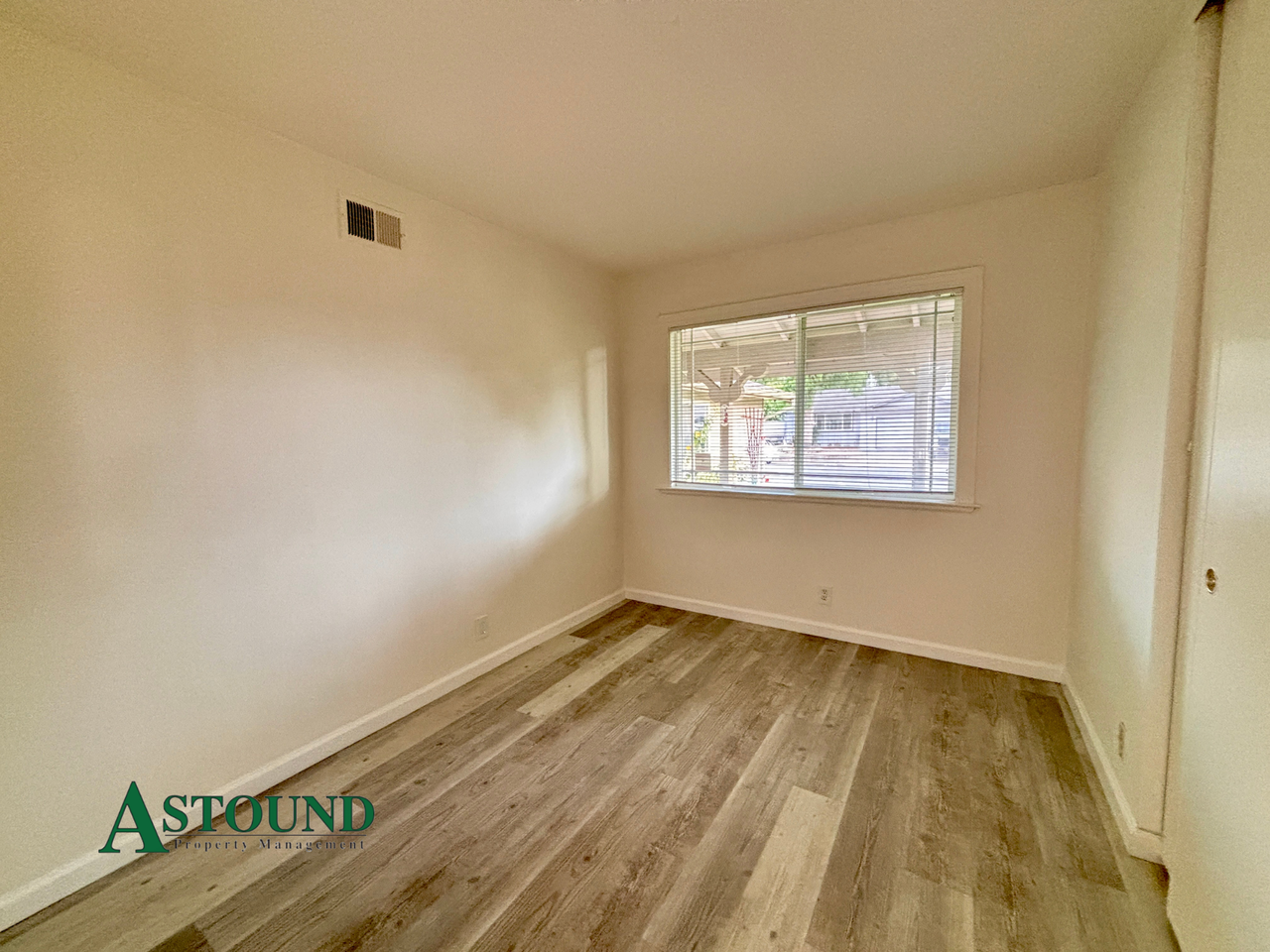 2627 Prestwick Ave #1 - Photo 7 of 22