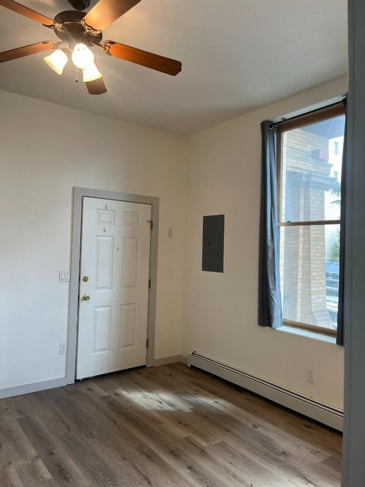 17 South - Photo 2 of 10