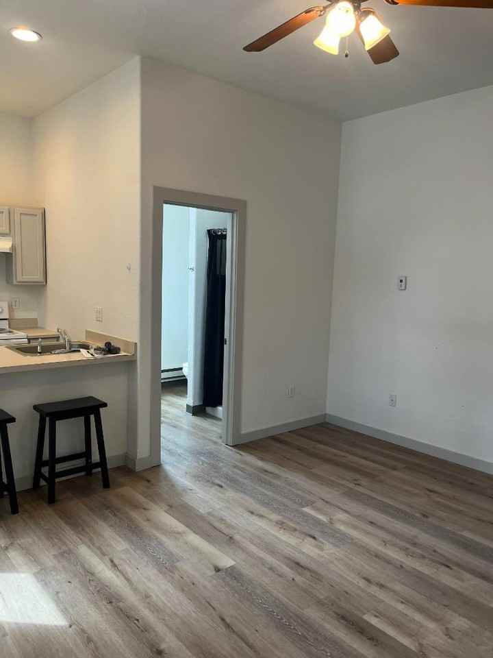 17 South - Photo 3 of 10
