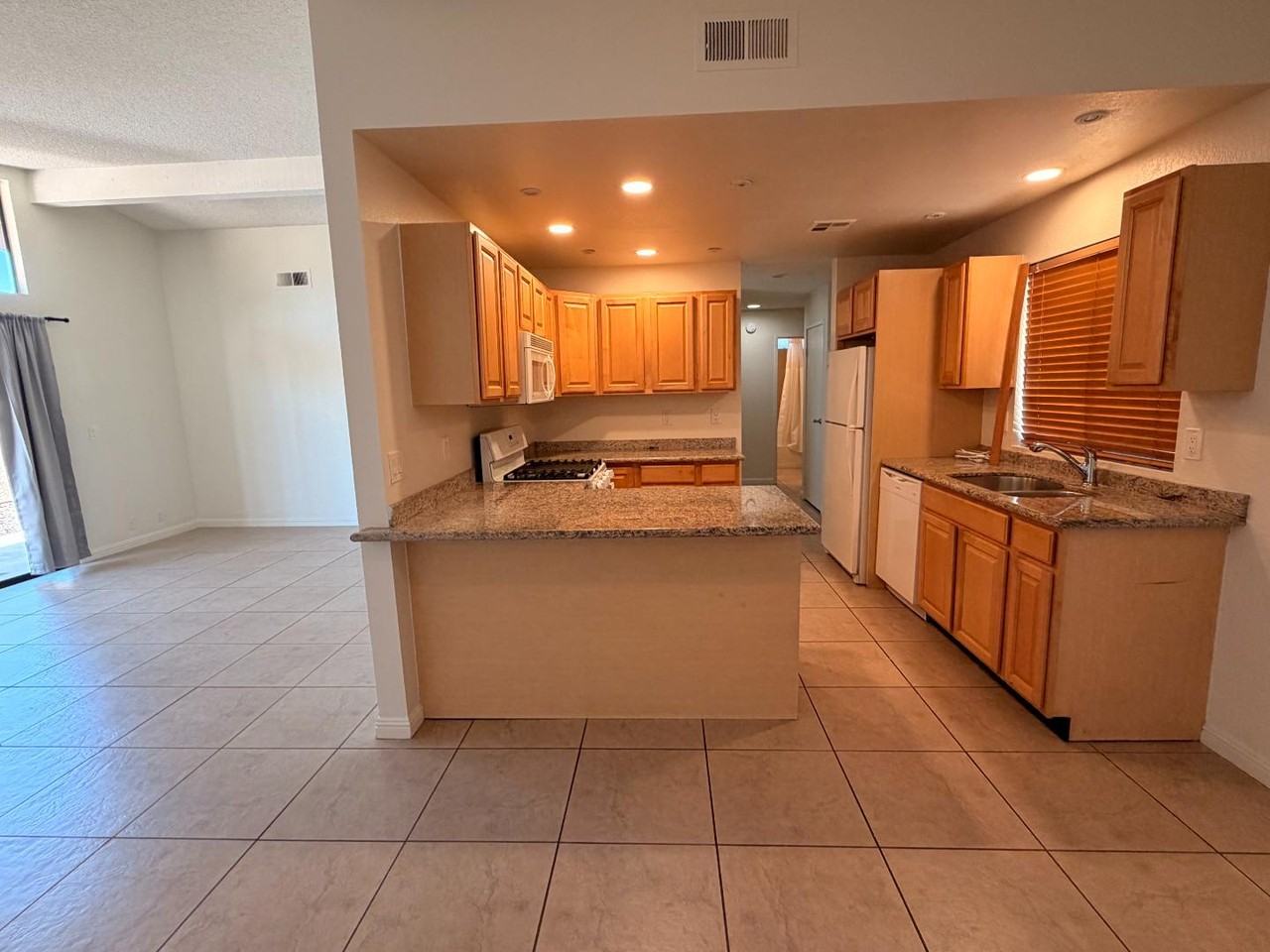 74118 Catalina Way - Photo 4 of 20