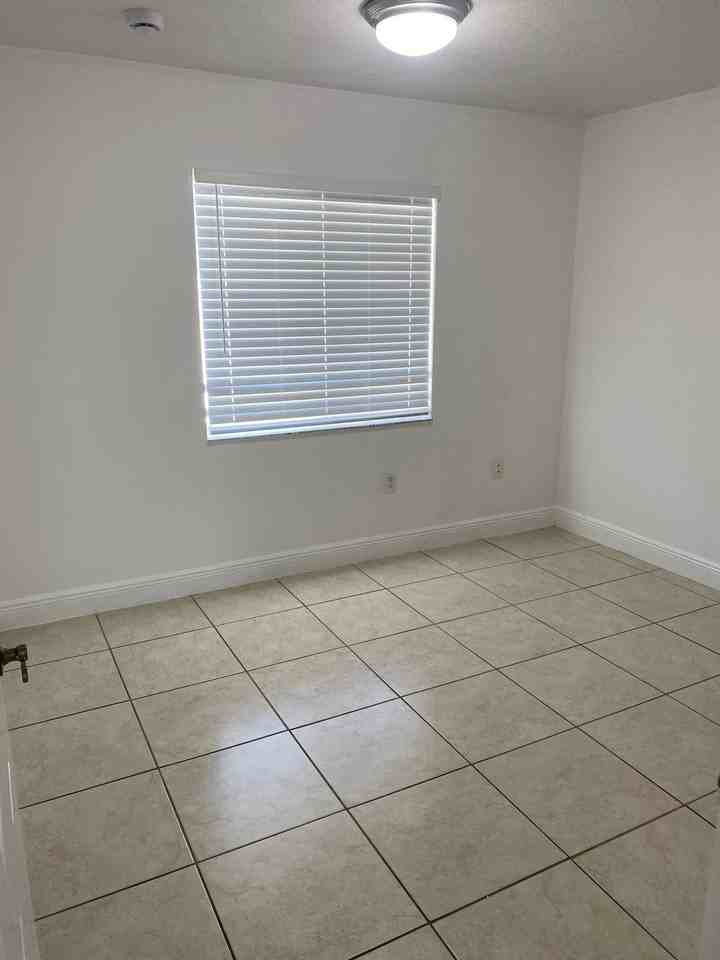 2413 W 78th St #2413-204 - Photo 6 of 21