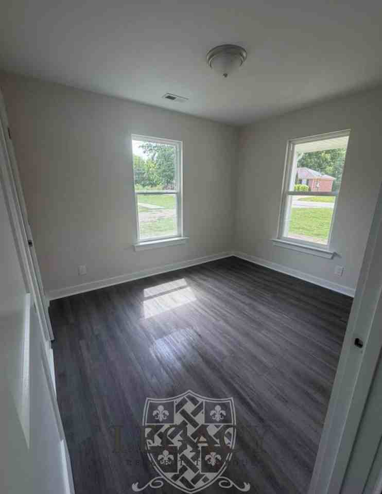 214 W Lokey Ave #1 - Photo 4 of 9