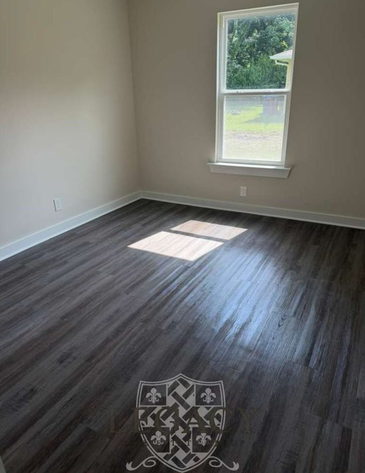 214 W Lokey Ave #1 - Photo 5 of 9