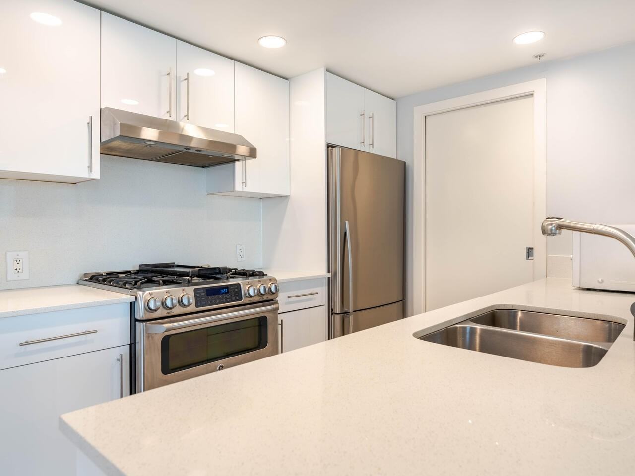455 Beach Crescent #1201 - Photo 6 of 20