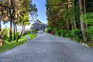 featured image of 816 Anderson Crescent