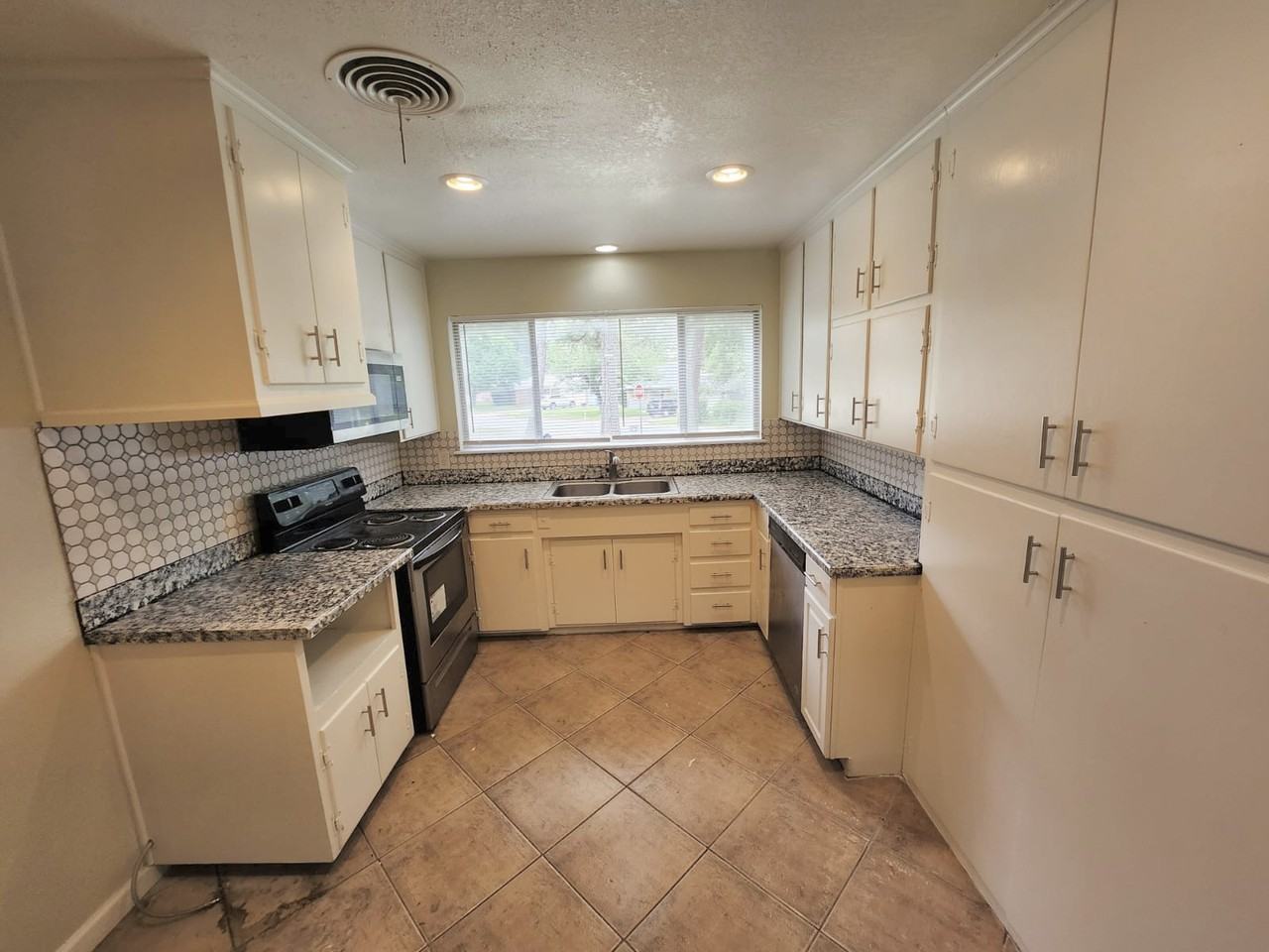 120 Glenhaven Dr #1 - Photo 2 of 22