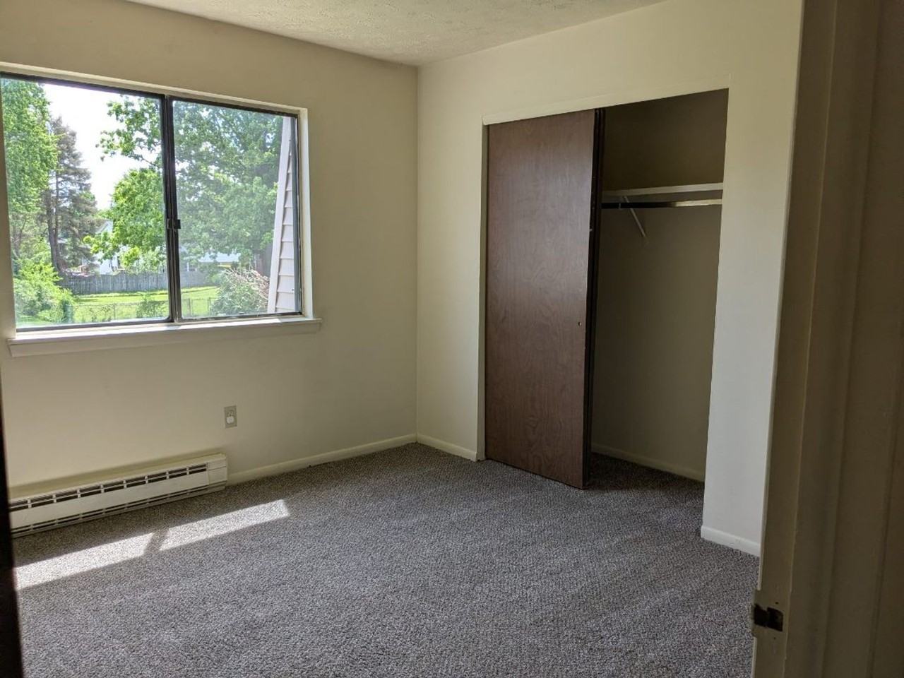 Woodstock Gardens Apartments - Photo 4 of 13