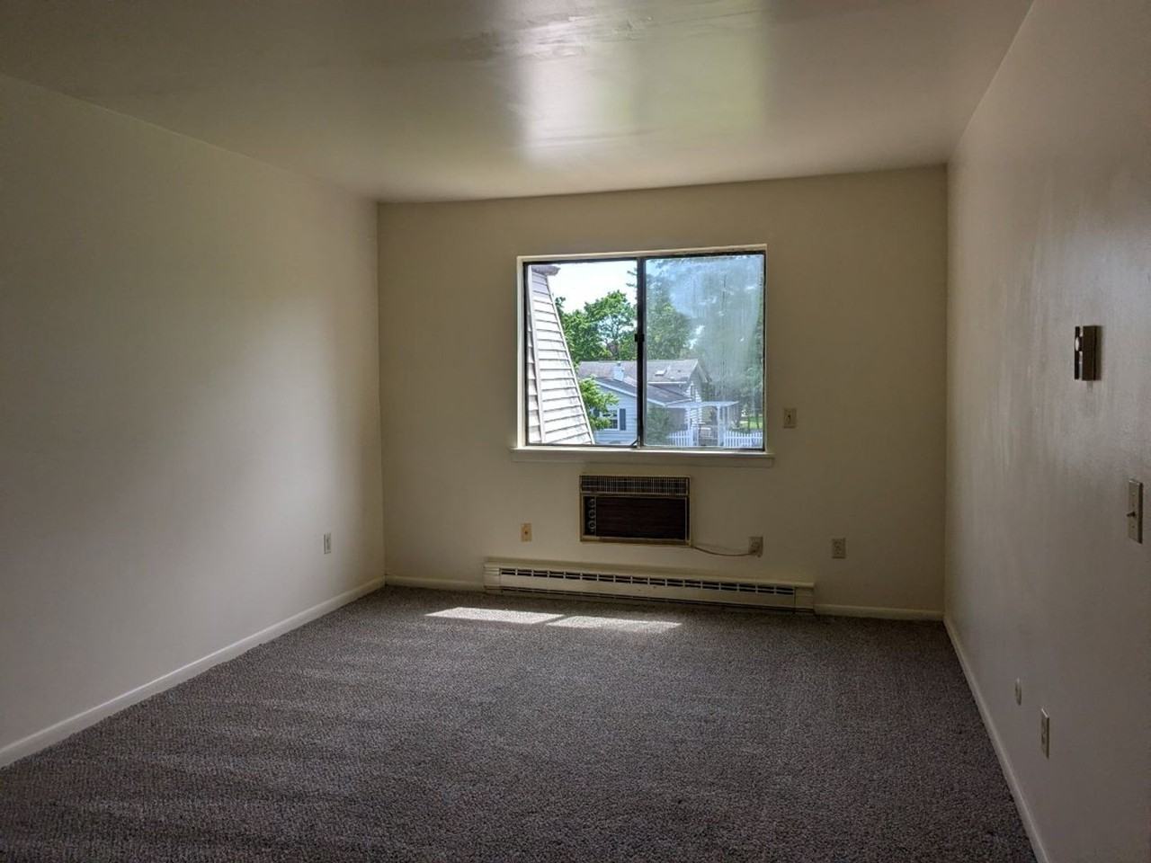 Woodstock Gardens Apartments - Photo 5 of 13