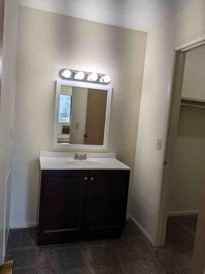 Woodstock Gardens Apartments - Photo 6 of 13