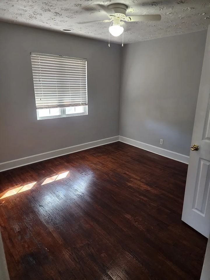2956 8th St - Photo 5 of 12