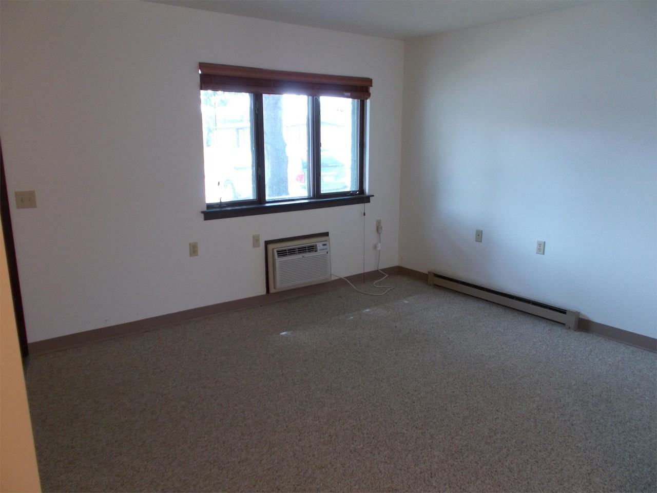302 N Broadway St #5 - Photo 2 of 15