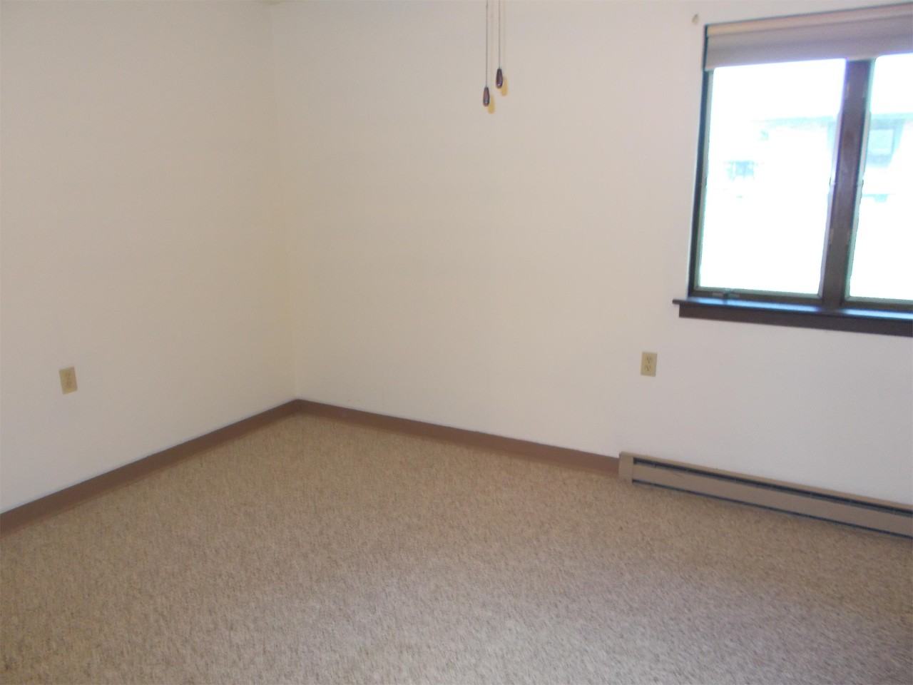 302 N Broadway St #5 - Photo 6 of 15
