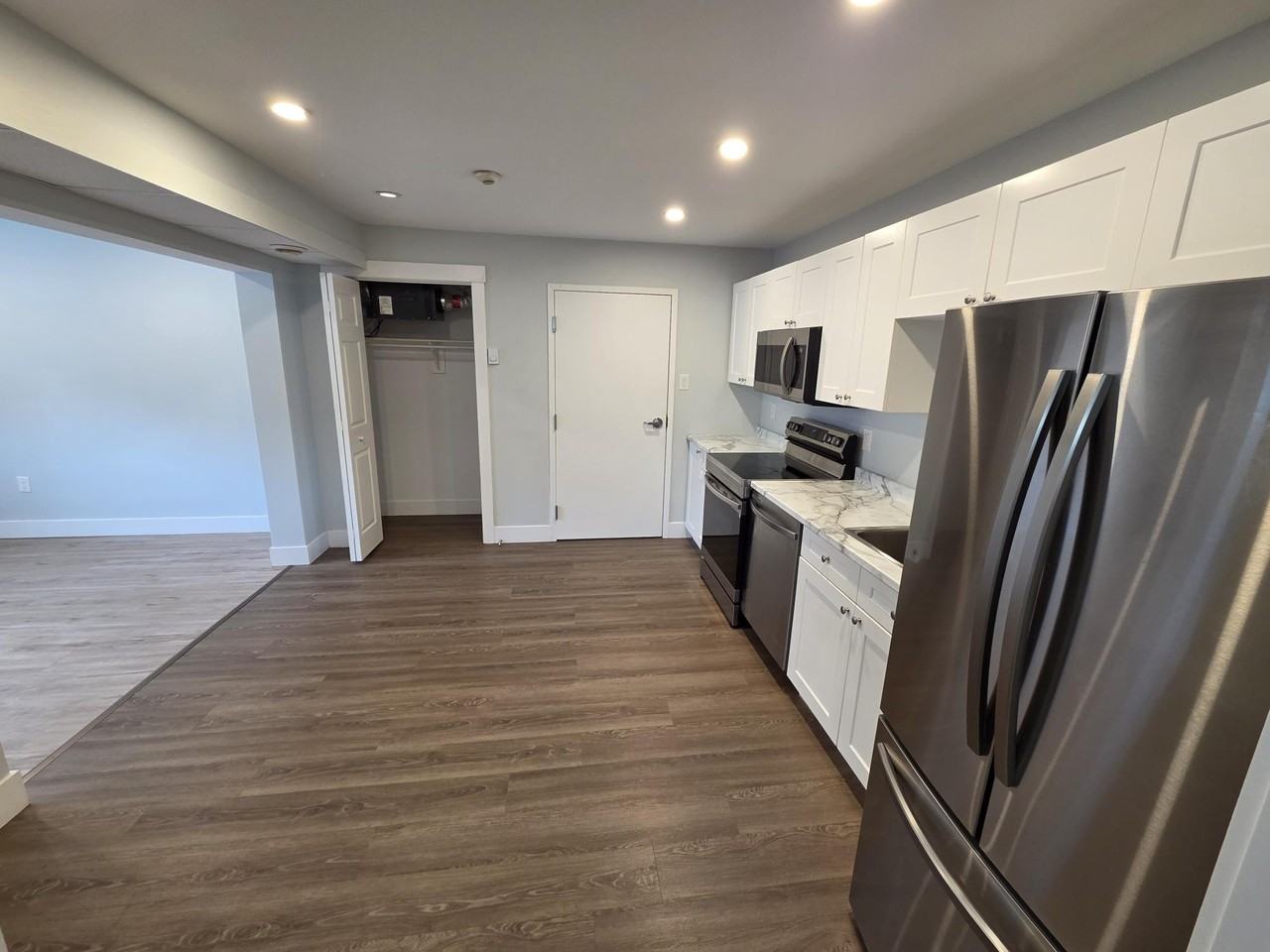 250 Ellerdale St #C - Photo 3 of 16