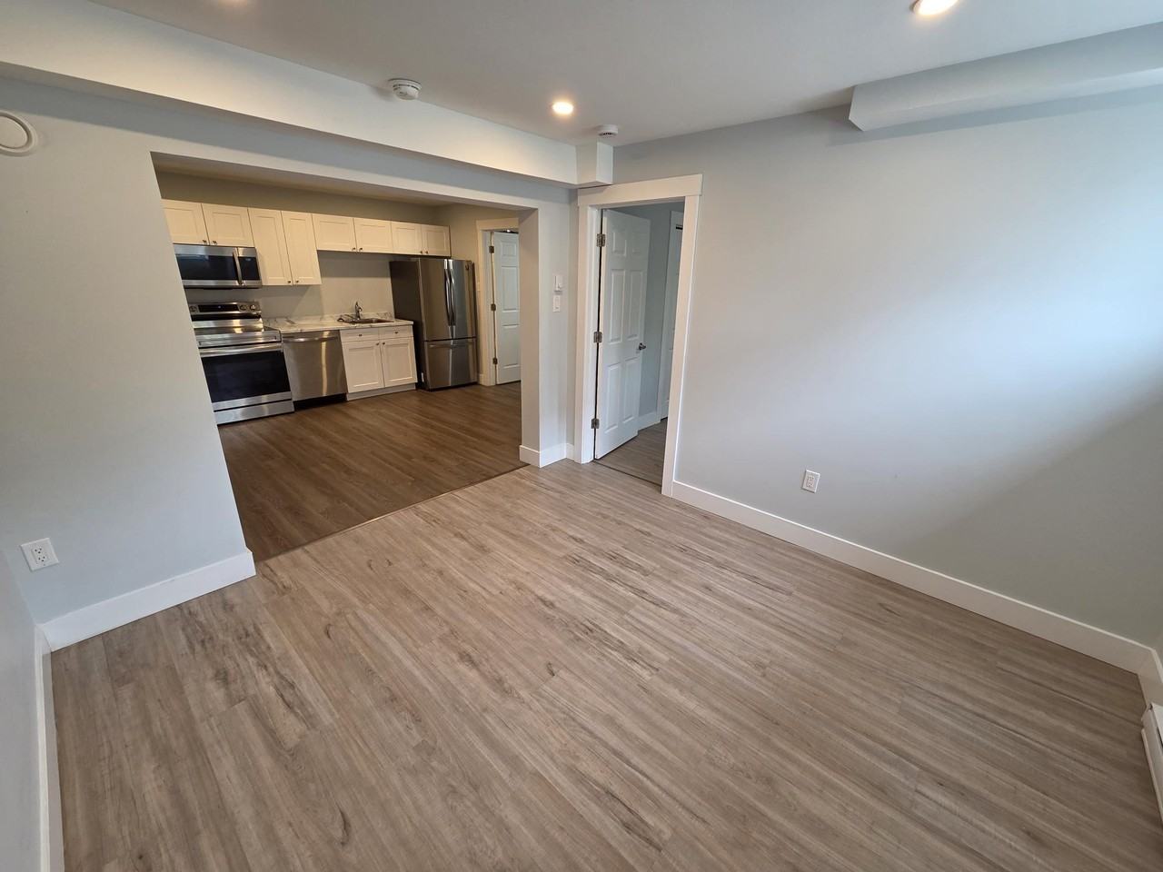 250 Ellerdale St #C - Photo 5 of 16