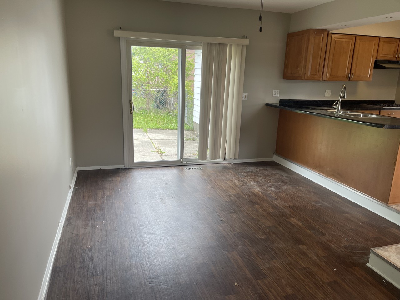 3318 W Jolly Rd #1 - Photo 5 of 38