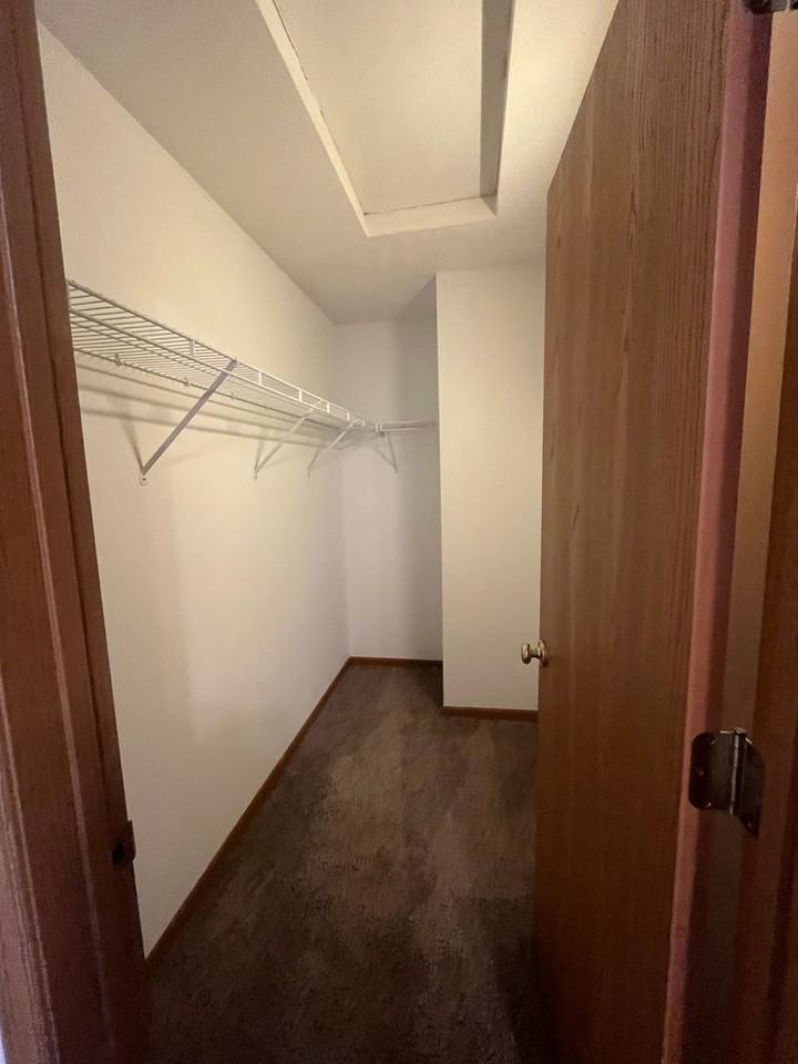 Cross Winds Apartments - Photo 5 of 13