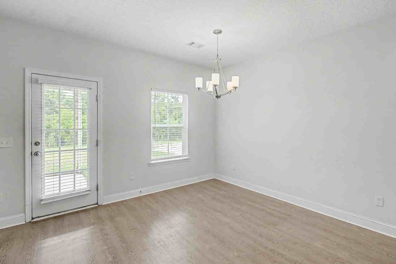 315 Grayson Ave #1 - Photo 6 of 38