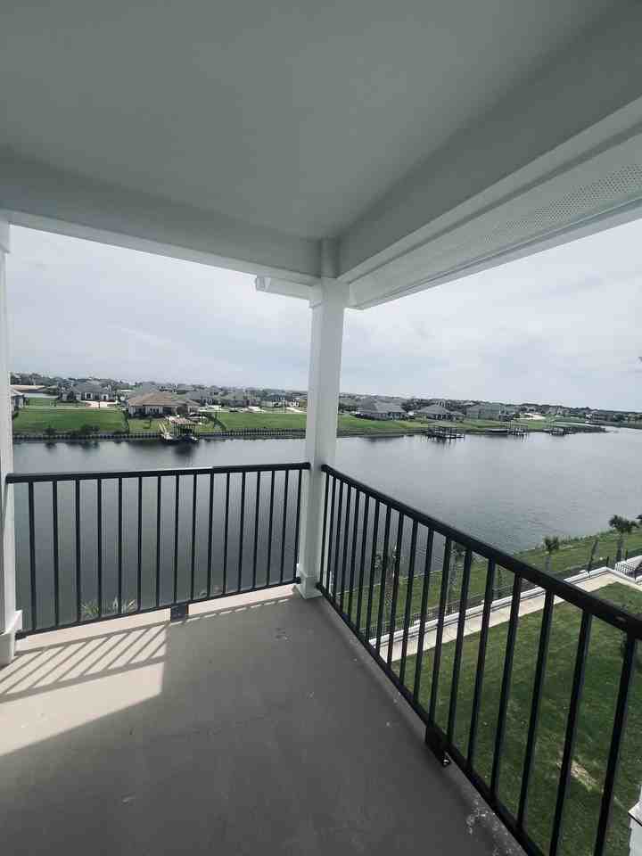 3900 Lakeshore Blvd E #113