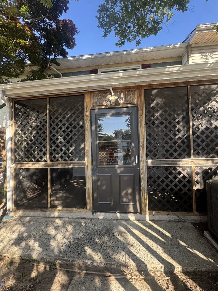 719 Shiloh St #1 - Photo 2 of 13