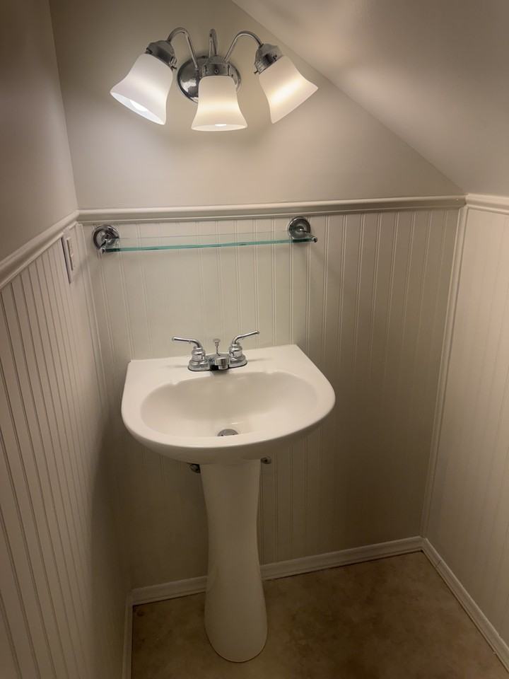 719 Shiloh St #1 - Photo 3 of 13
