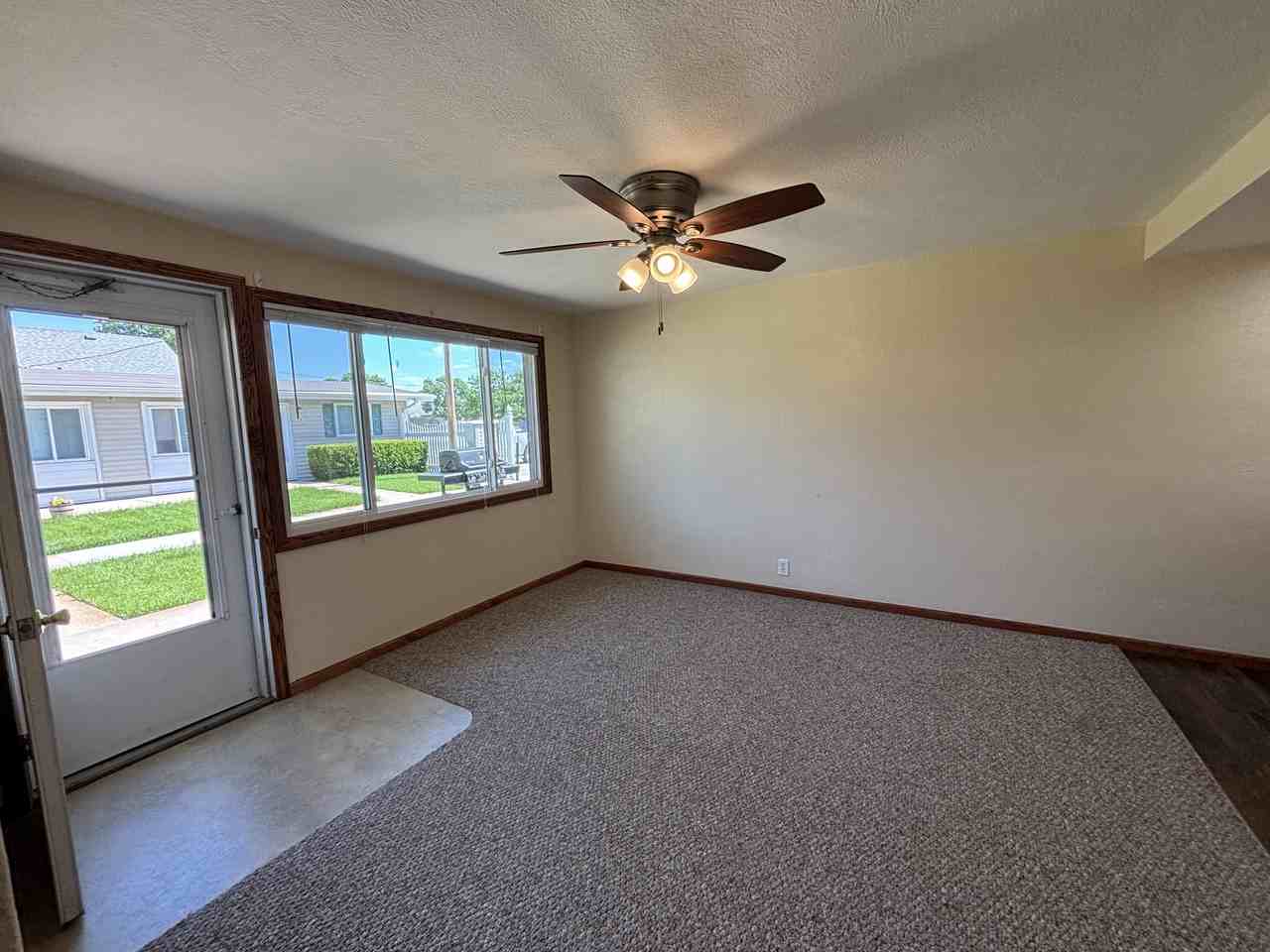 The Preston- 1200 Avenue G - 2 #2 - Photo 2 of 8