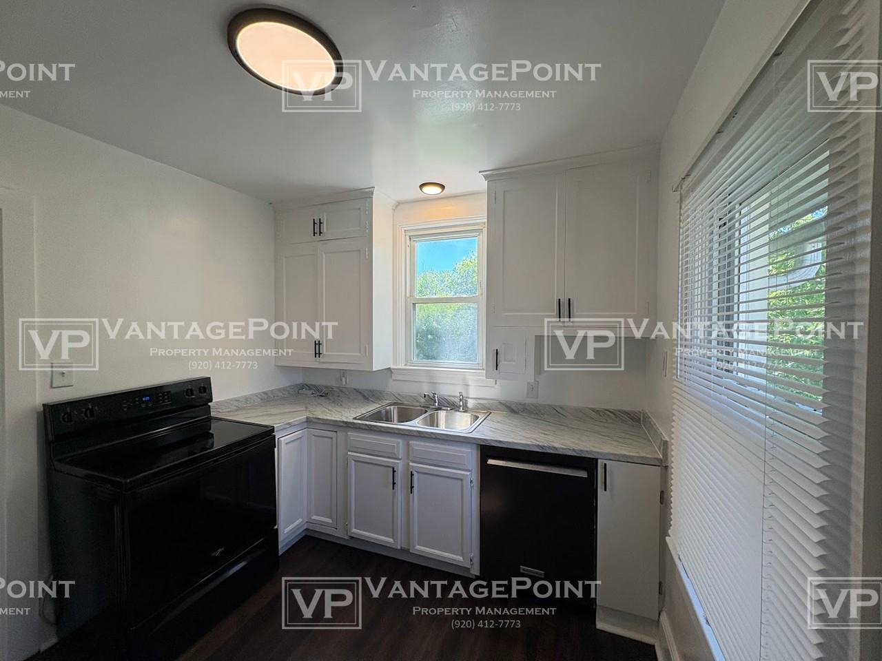 329 S Clay St Uppr - Photo 2 of 17