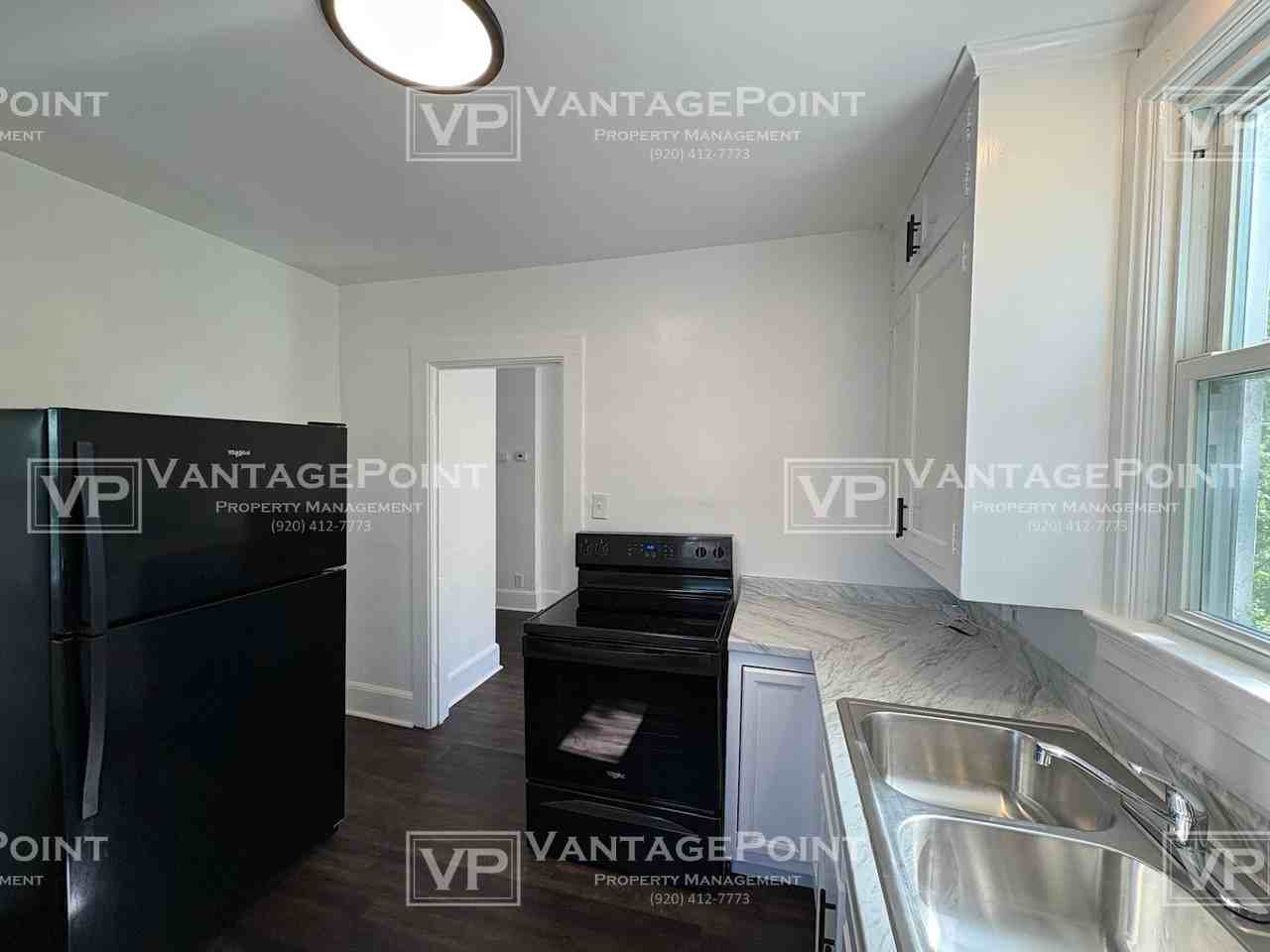 329 S Clay St Uppr - Photo 3 of 17
