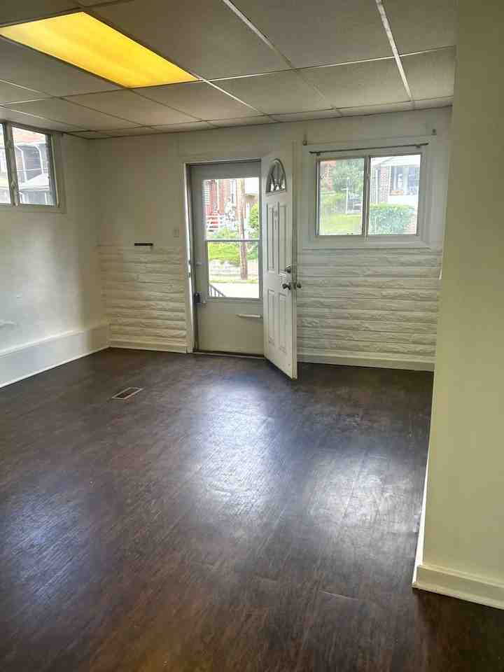 2428 Woodstock Ave 1st Fl #1stFL - Photo 2 of 8