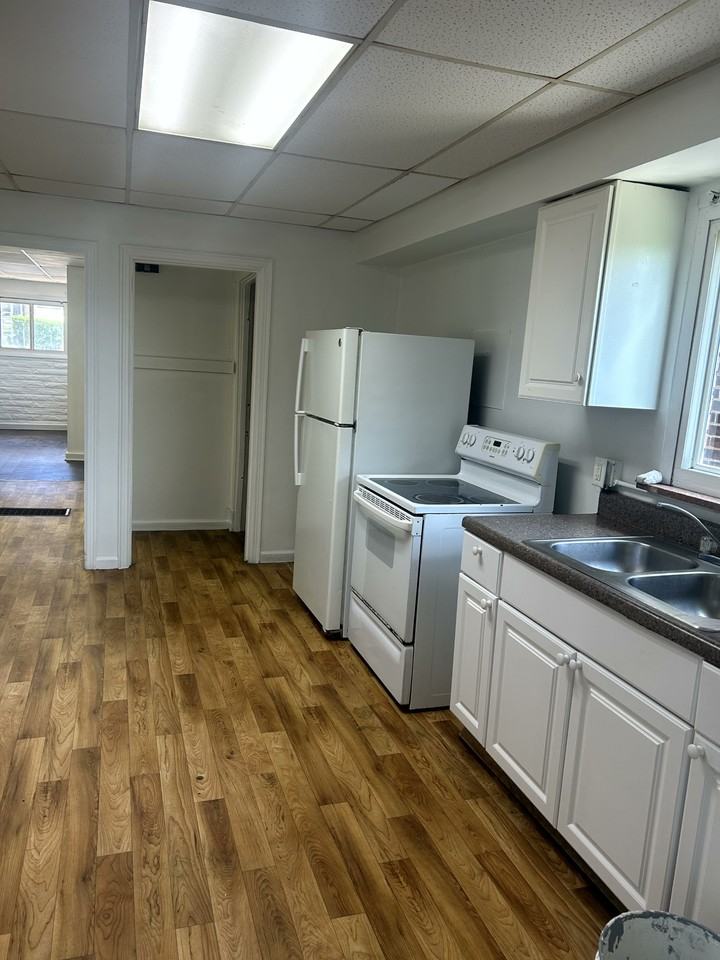 2428 Woodstock Ave 1st Fl #1stFL - Photo 3 of 8