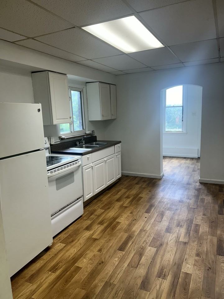2428 Woodstock Ave 1st Fl #1stFL - Photo 4 of 8