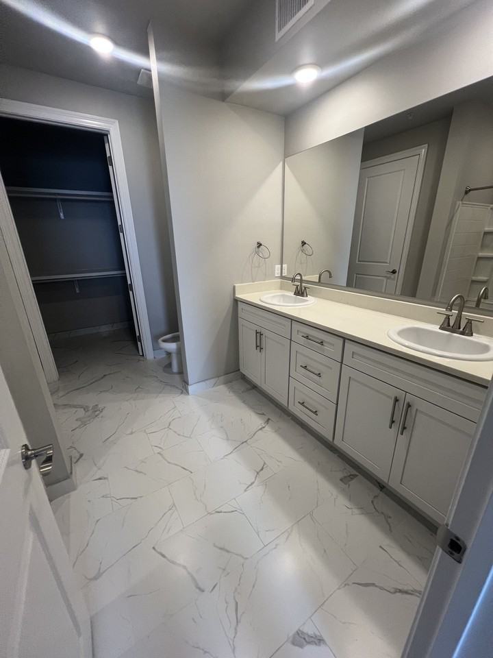3900 Lakeshore Blvd E #233 - Photo 6 of 17